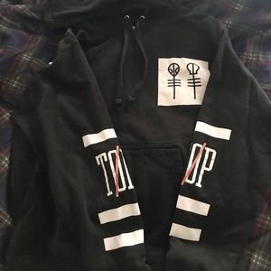 21 pilots black hoodie